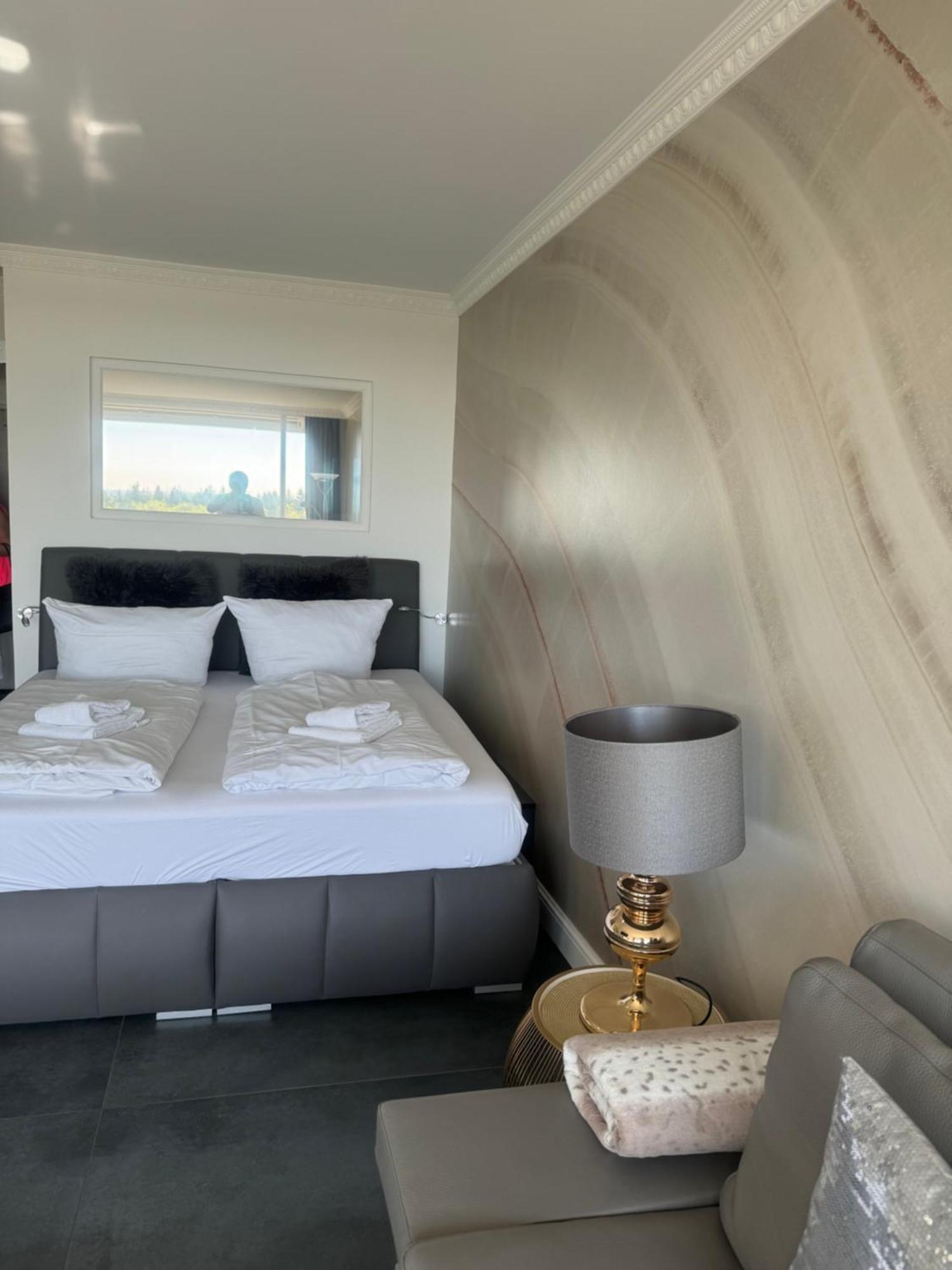 Tiffanys Ferienapartments In Der Privatresidenz Des Plaza Premium Hotel Timmendorfer Strand Bagian luar foto
